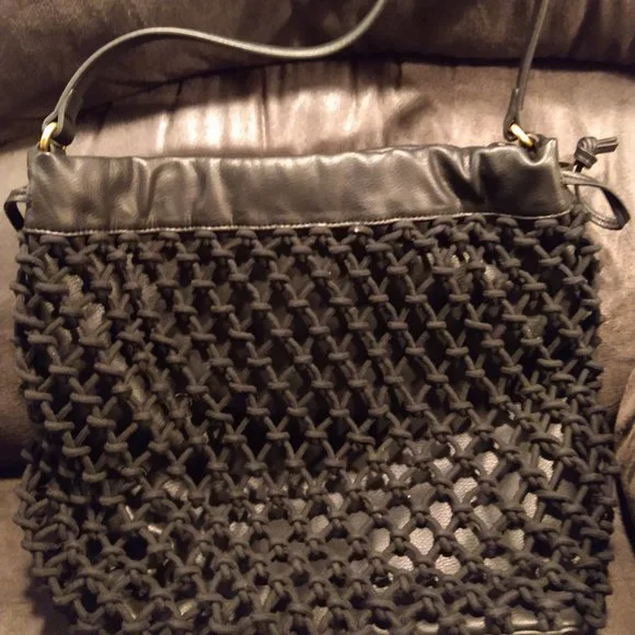 ELIZABETH AND JAMES BLACK SHOULDER BAG - GREAT CONDITION - Picture 1 of 5